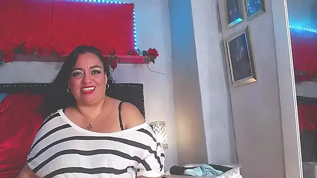 Snapshot of -helen chatting on 4, 12, 2024 -helen online show from 4, 12, 2024