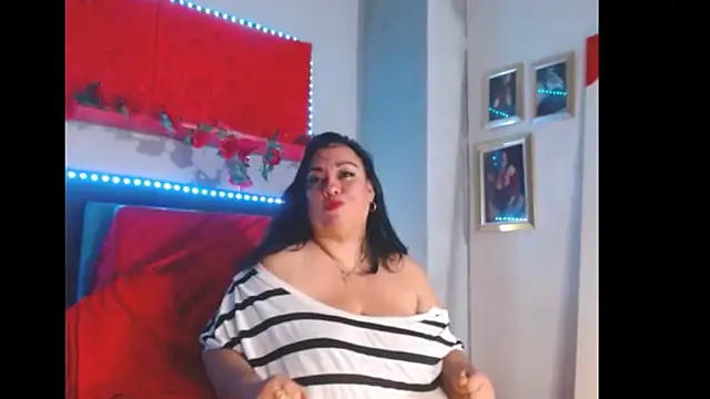 Snapshot of -helen chatting on 18, 12, 2024 -helen online show from 18, 12, 2024