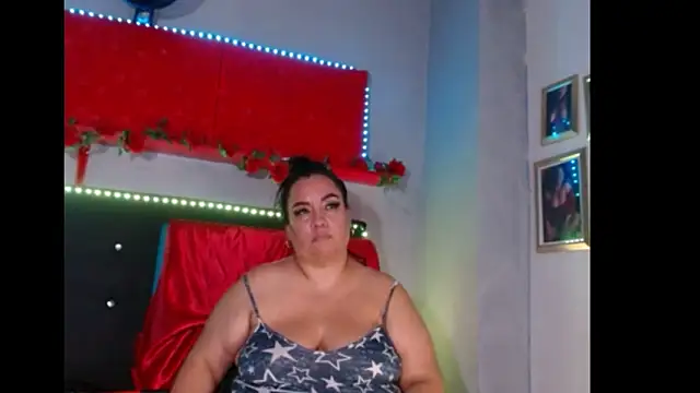Snapshot of -helen chatting on 12, 1, 2025 -helen online show from 12, 1, 2025