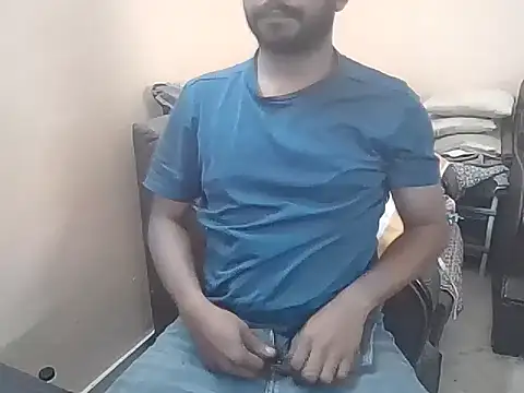 Snapshot of redvelvet_4 chatting on 13, 11, 2025 redvelvet 4 online show from 13, 11, 2025