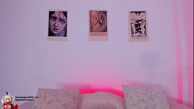 Moonlight1002 online show from 12, 11, 2025