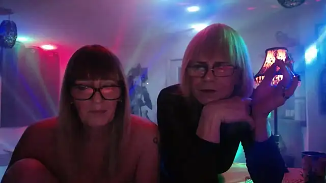 COUPLE4VOYEUR01 online show from 8, 11, 2025