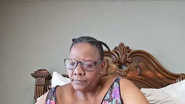 SEXYBOOBSNASS online show from 28, 1, 2025