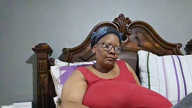 SEXYBOOBSNASS online show from 18, 10, 2025