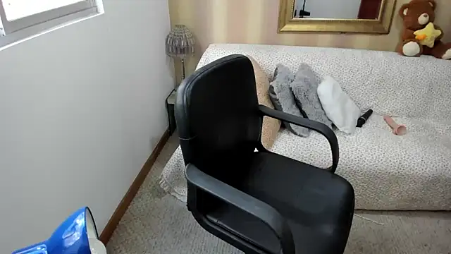 NicolettColin online show from 8, 9, 2025