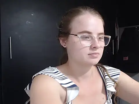 Snapshot of HellenMiyer1111 chatting on 3, 1, 2025 HellenMiyer1111 online show from 3, 1, 2025