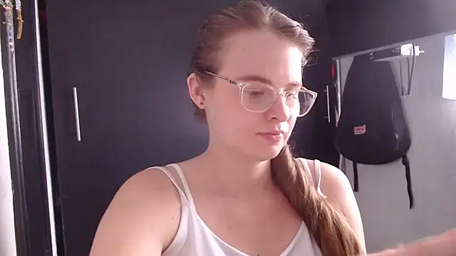 Snapshot of HellenMiyer1111 chatting on 15, 2, 2025 HellenMiyer1111 online show from 15, 2, 2025