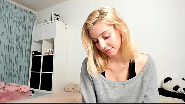 KenzieDawton online show from 17, 12, 2024