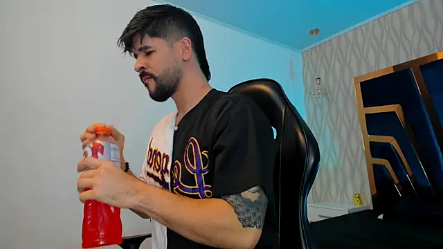 Petesevans online show from 8, 11, 2025