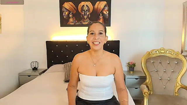 Shanon mature online show from 13, 3, 2026