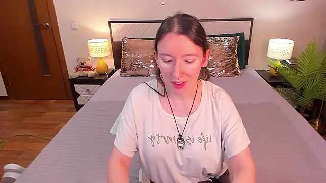 CatherineWalls online show from 11, 5, 2026