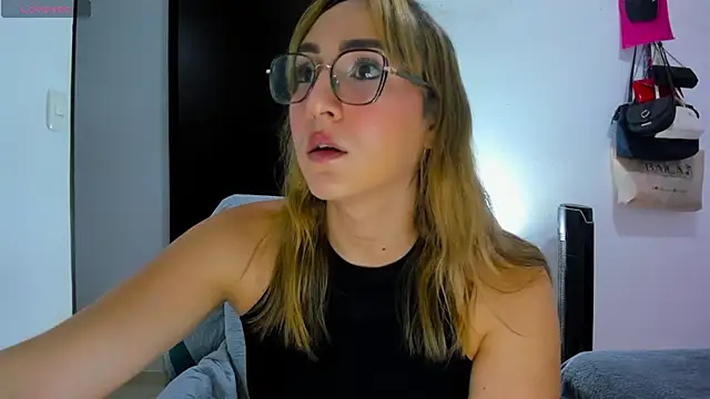 Snapshot of andrea_hills chatting on 10, 7, 2026 andrea hills online show from 10, 7, 2026