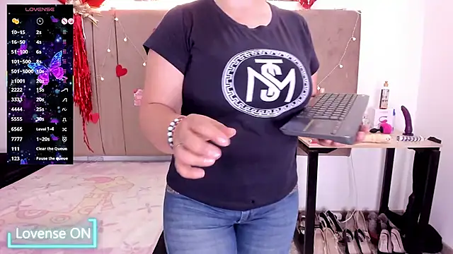 Zaly mature online show from 24, 10, 2025