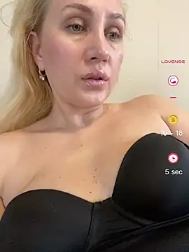 YourBlondee online show from 29, 5, 2026