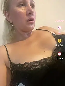 Snapshot of YourBlondee chatting on 18, 7, 2026 YourBlondee online show from 18, 7, 2026