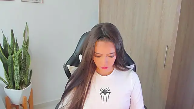 iriswest  online show from 28, 12, 2024