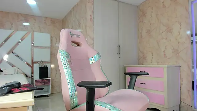 Snapshot of WowAna chatting on 12, 3, 2025 WowAna online show from 12, 3, 2025