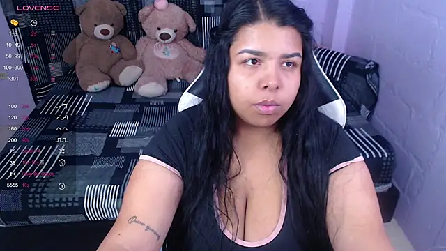 Snapshot of SaLomeJonees chatting on 11, 10, 2025 SaLomeJonees online show from 11, 10, 2025