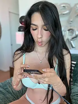 Snapshot of LoveLillyy chatting on 23, 3, 2026 LoveLillyy online show from 23, 3, 2026