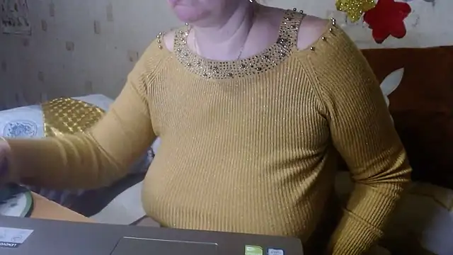 QueenLana online show from 12, 2, 2025