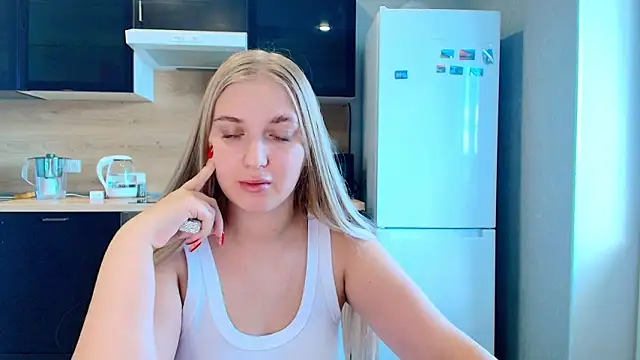 Adr1ana  online show from 28, 9, 2025