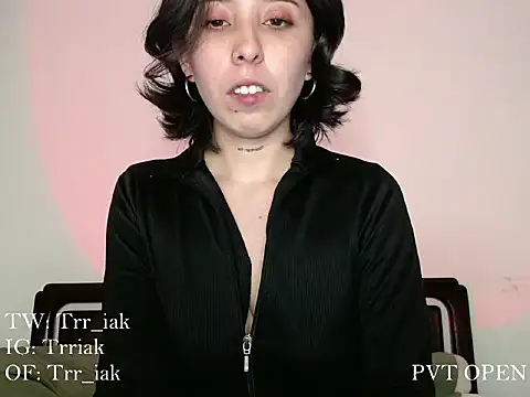 Snapshot of babyluna_8_8 chatting on 28, 11, 2025 babyluna 8 8 online show from 28, 11, 2025