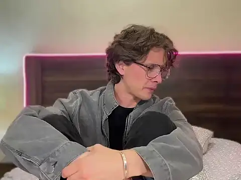 mcklister kinky feets online show from 15, 3, 2026