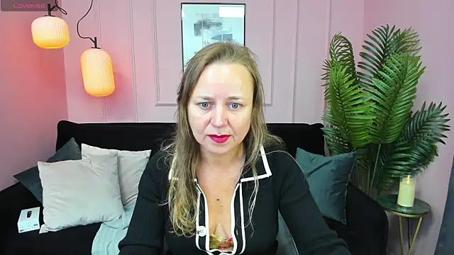 Snapshot of GabrielGold chatting on 11, 9, 2025 GabrielGold online show from 11, 9, 2025