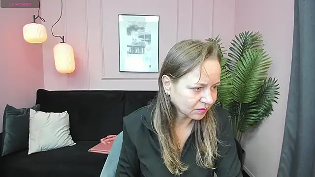 Snapshot of GabrielGold chatting on 3, 10, 2025 GabrielGold online show from 3, 10, 2025