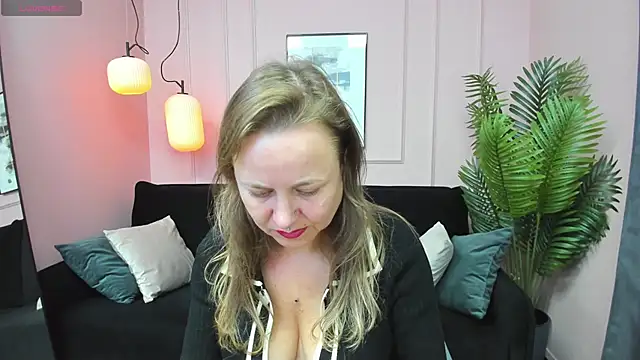 Snapshot of GabrielGold chatting on 10, 10, 2025 GabrielGold online show from 10, 10, 2025