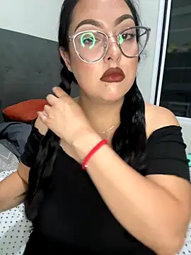 MileyGia online show from 9, 9, 2025