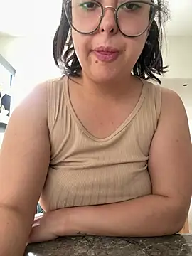 MileyGia online show from 8, 3, 2026