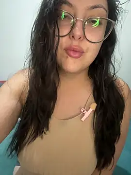 Snapshot of MileyGia chatting on 16, 7, 2026 MileyGia online show from 16, 7, 2026