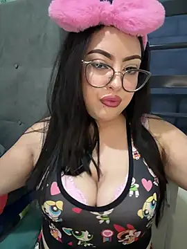 Snapshot of MileyGia chatting on 19, 7, 2026 MileyGia online show from 19, 7, 2026