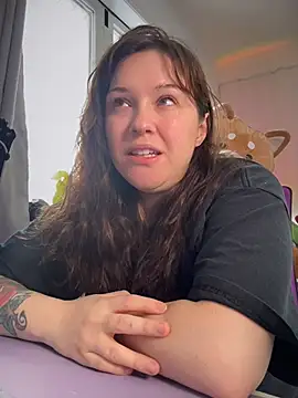 JennKenobi online show from 25, 2, 2026