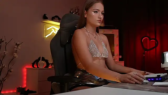 MrsTenderBeast online show from 17, 11, 2025