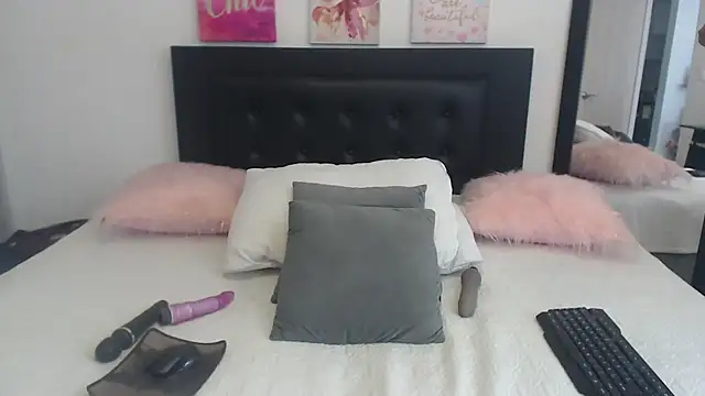 katiehotx online show from 2, 10, 2025