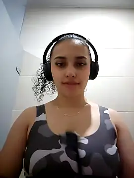 Snapshot of Lucy_Marin chatting on 3, 12, 2024 Lucy Marin online show from 3, 12, 2024