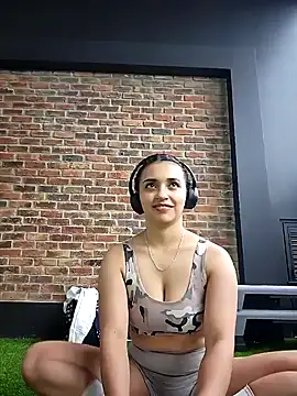 Snapshot of Lucy_Marin chatting on 7, 12, 2024 Lucy Marin online show from 7, 12, 2024