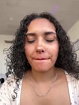 Snapshot of Lucy_Marin chatting on 11, 12, 2024 Lucy Marin online show from 11, 12, 2024