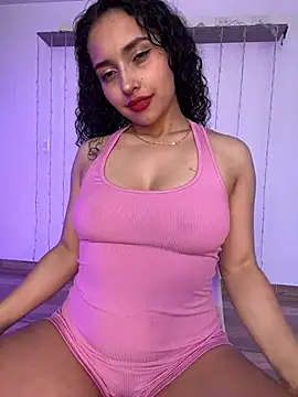 Snapshot of Lucy_Marin chatting on 21, 1, 2025 Lucy Marin online show from 21, 1, 2025