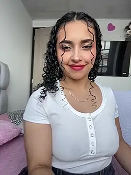 Snapshot of Lucy_Marin chatting on 5, 3, 2025 Lucy Marin online show from 5, 3, 2025