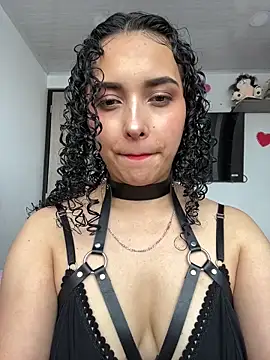 Snapshot of Lucy_Marin chatting on 7, 3, 2025 Lucy Marin online show from 7, 3, 2025