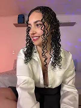 Snapshot of Lucy_Marin chatting on 13, 3, 2025 Lucy Marin online show from 13, 3, 2025