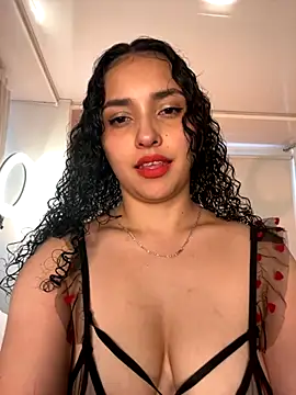 Snapshot of Lucy_Marin chatting on 12, 9, 2025 Lucy Marin online show from 12, 9, 2025