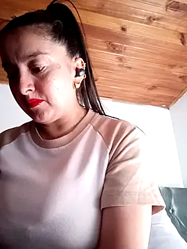 Snapshot of Cherry_1992 chatting on 27, 4, 2026 Cherry 1992 online show from 27, 4, 2026