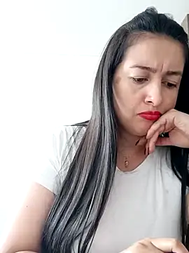 Snapshot of Cherry_1992 chatting on 8, 5, 2026 Cherry 1992 online show from 8, 5, 2026