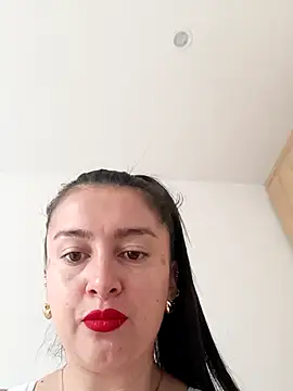 Snapshot of Cherry_1992 chatting on 19, 5, 2026 Cherry 1992 online show from 19, 5, 2026