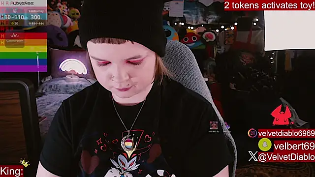 Snapshot of VelvetDiablo chatting on 9, 6, 2026 VelvetDiablo online show from 9, 6, 2026