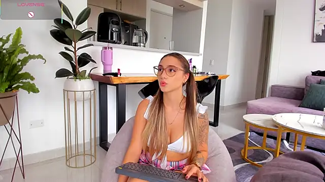 StacyConner online show from 22, 7, 2026